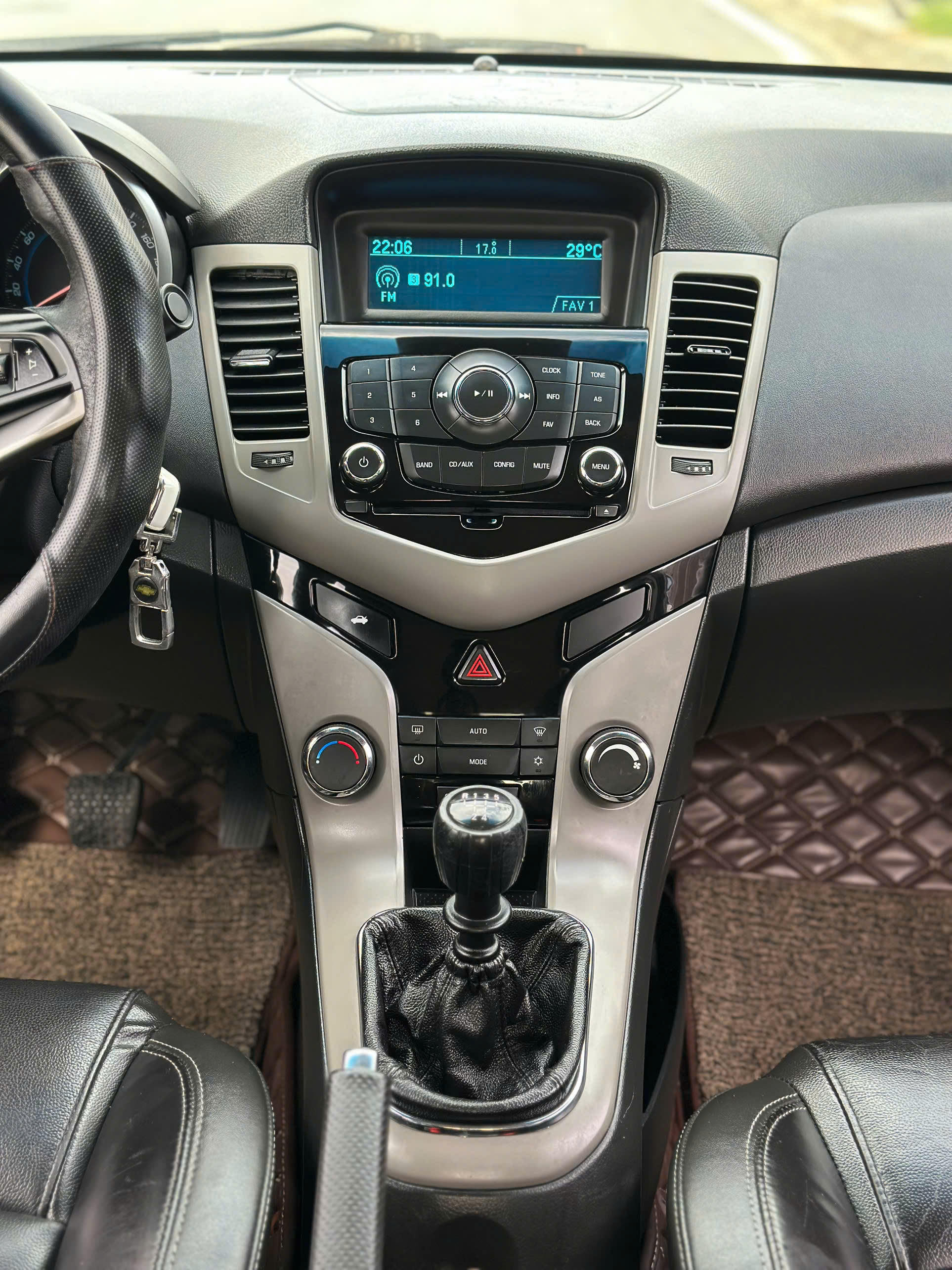 chevrolet cruze lt, san xuat 2017 dky 2018 so san.