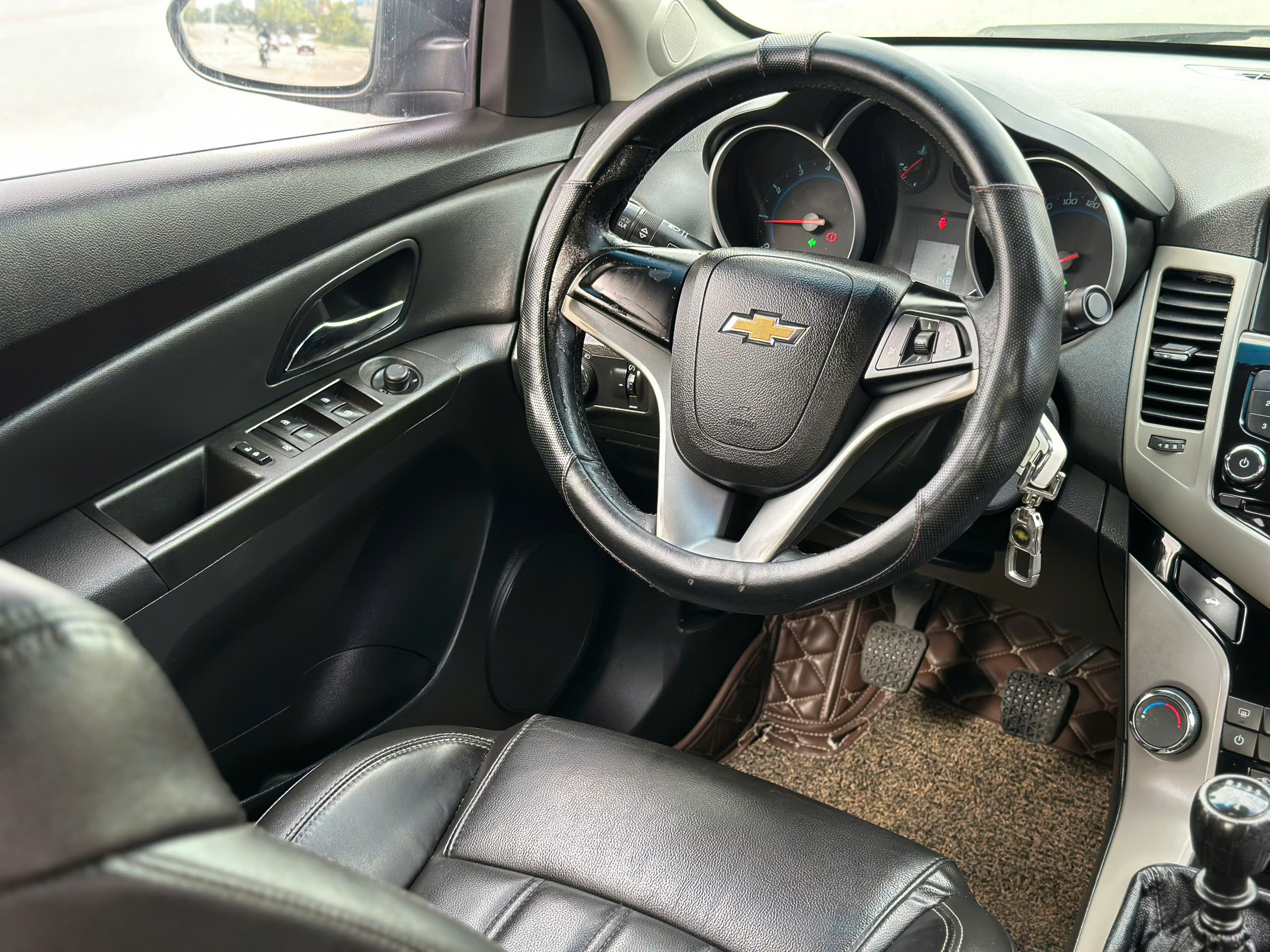 chevrolet cruze lt, san xuat 2017 dky 2018 so san.