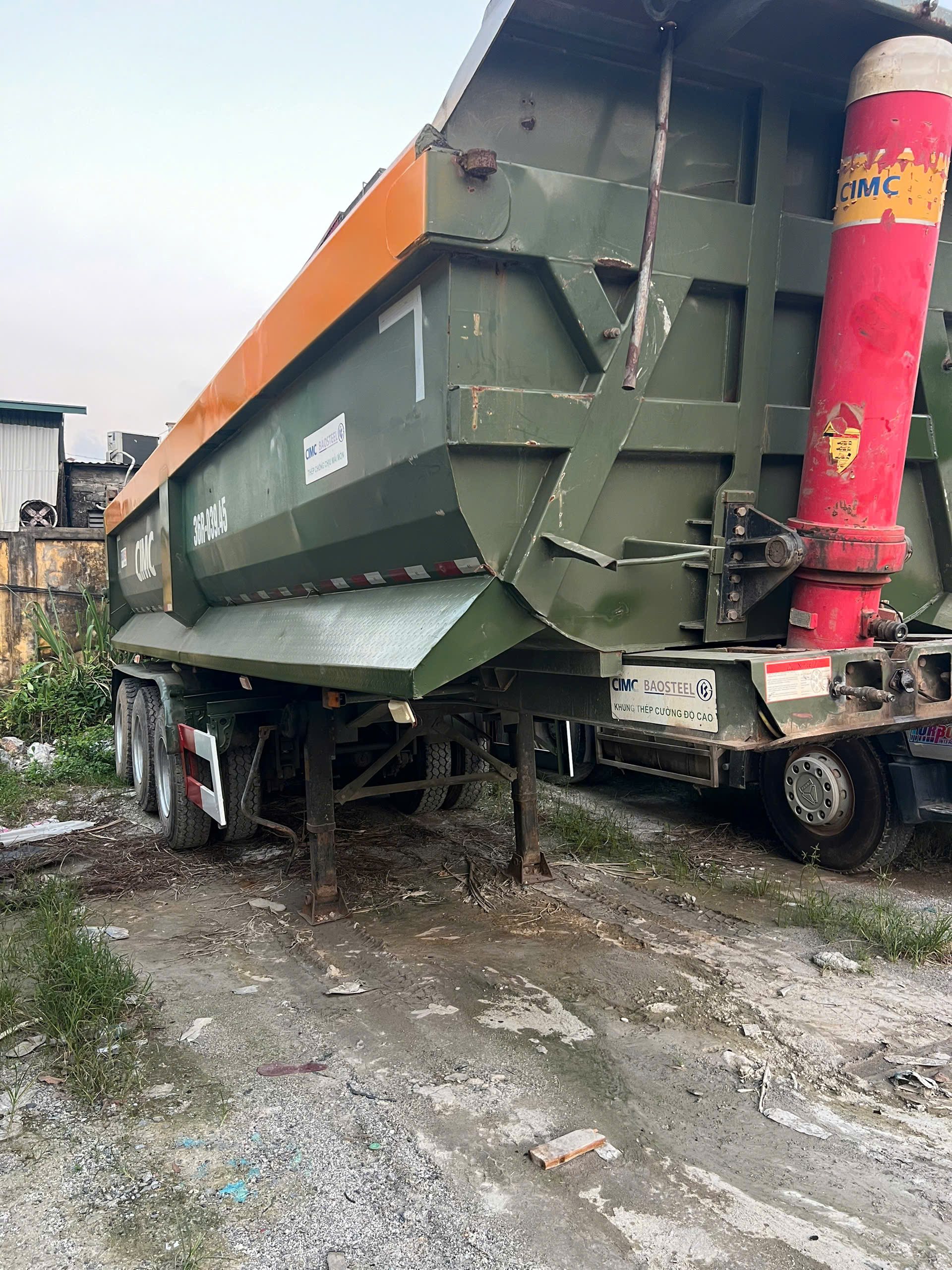 chinh chu ban mooc cimc sx2023 , thung be vuong van , lop dep
