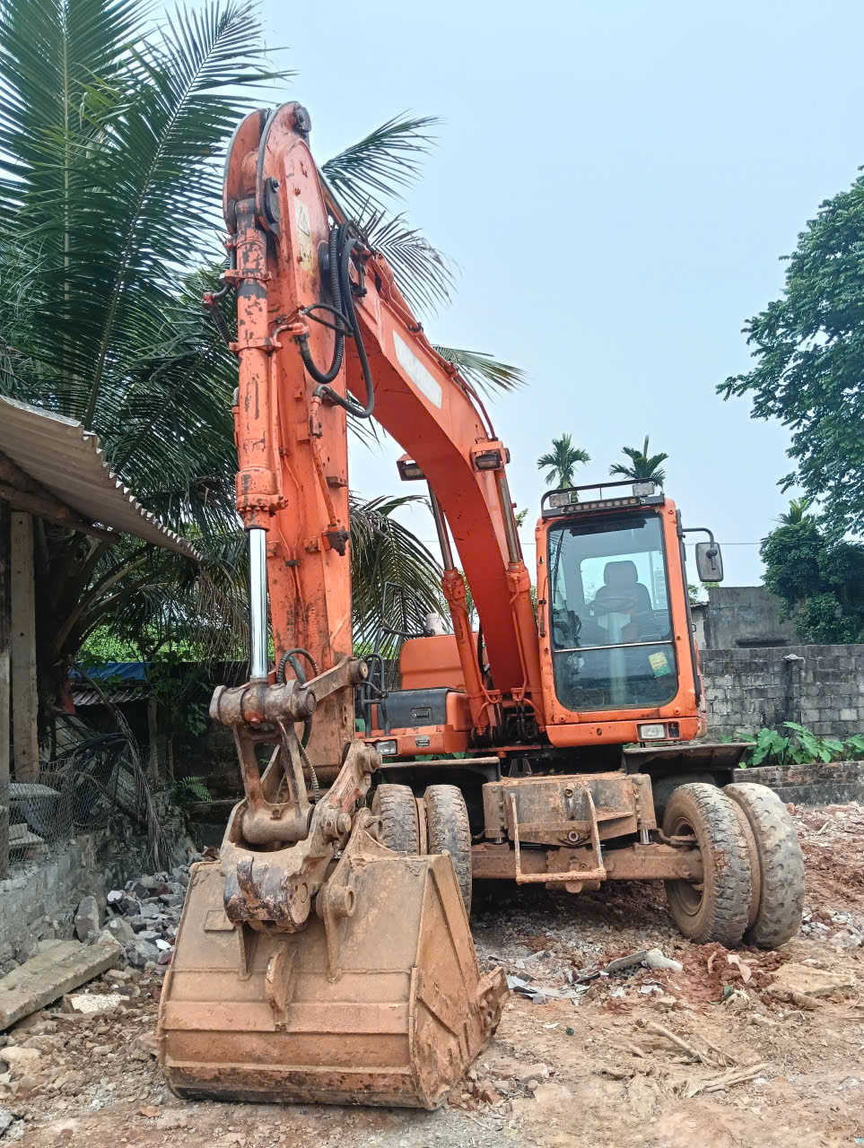 doosan 140 doi 2012 may hoat dong tot