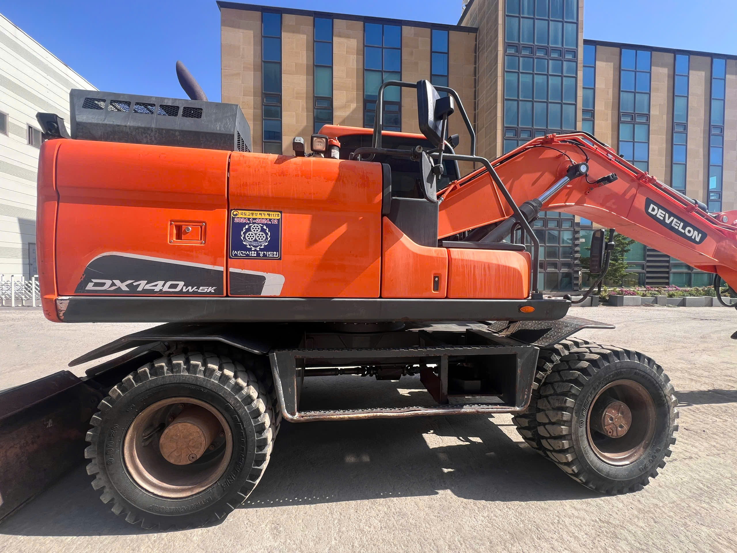 dx140w-5k/2018 xe vua ve viet nam nhap khau tu han quoc chat luong cao