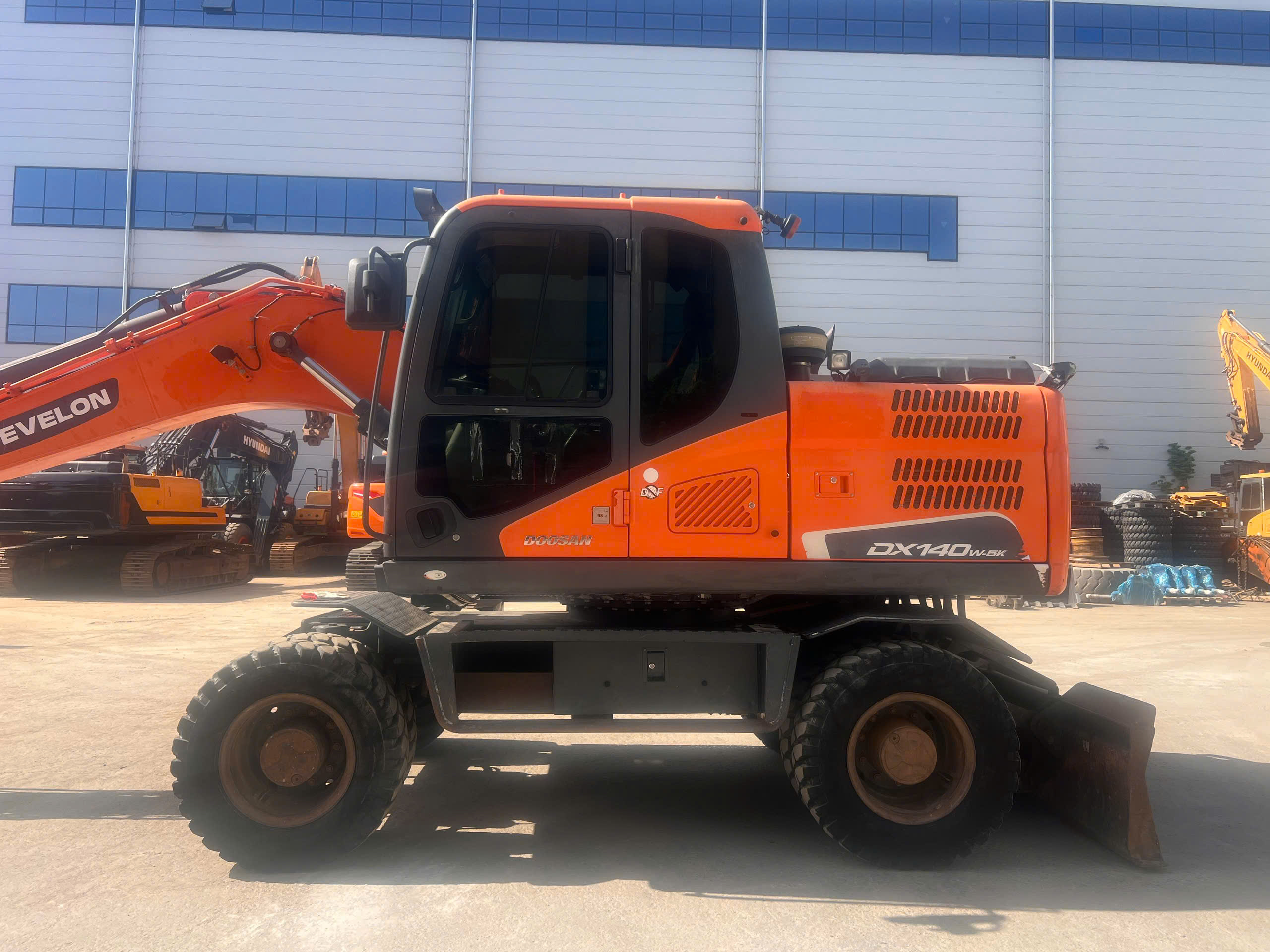 dx140w-5k/2018 xe vua ve viet nam nhap khau tu han quoc chat luong cao