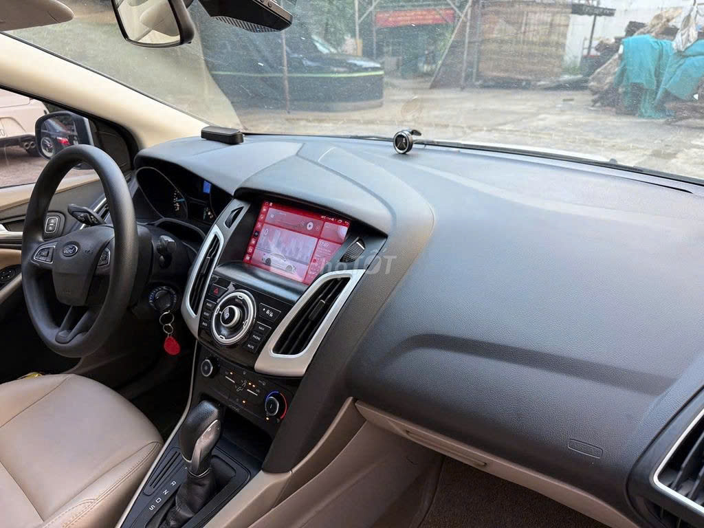 ford focus 1.5at trang