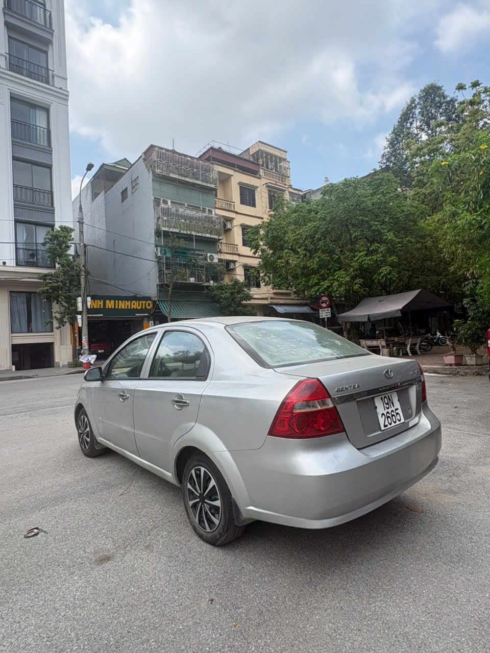 gentra doi 2009 1.6mt xe gia dinh su dung