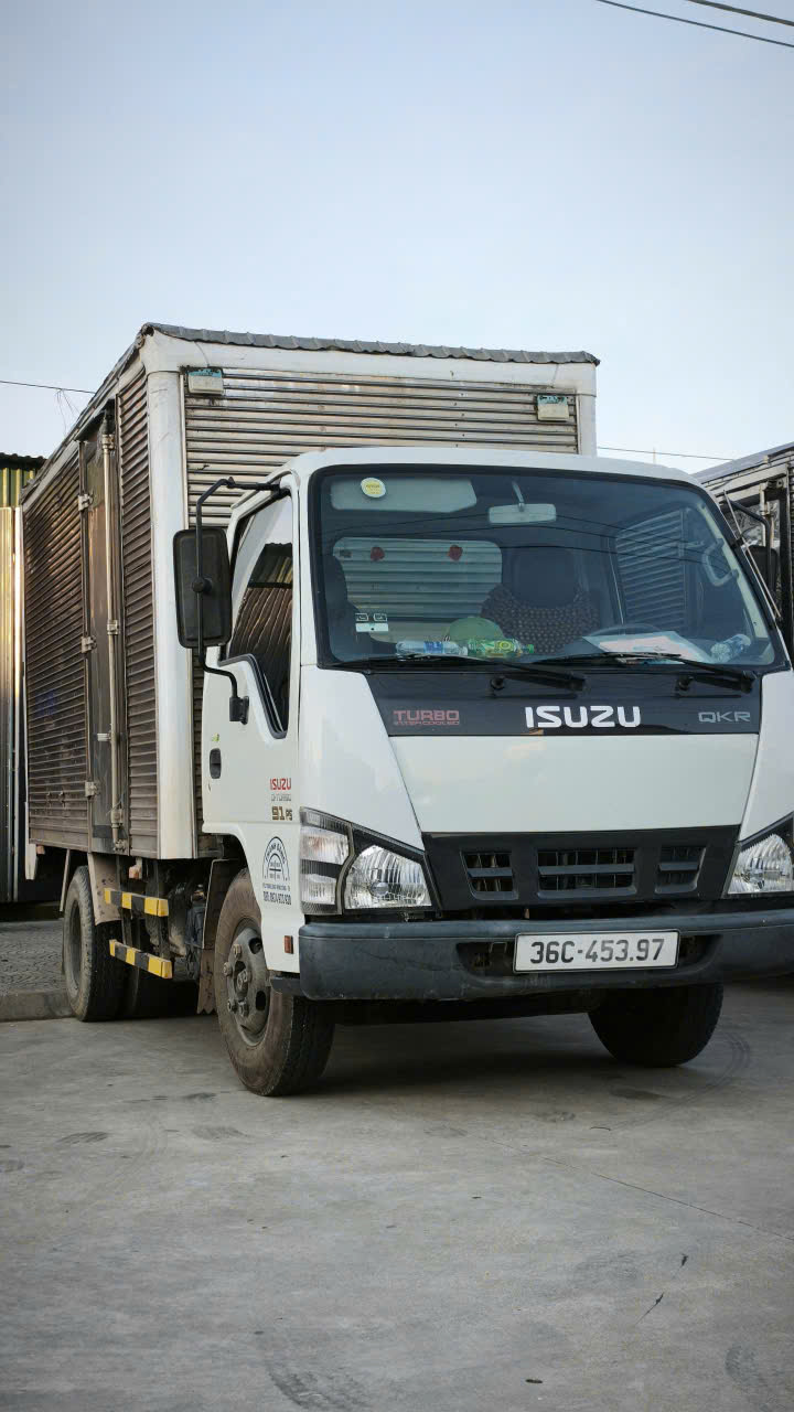 gia dinh ban isuzu doi 217   xe dep may chat thung be vuong van