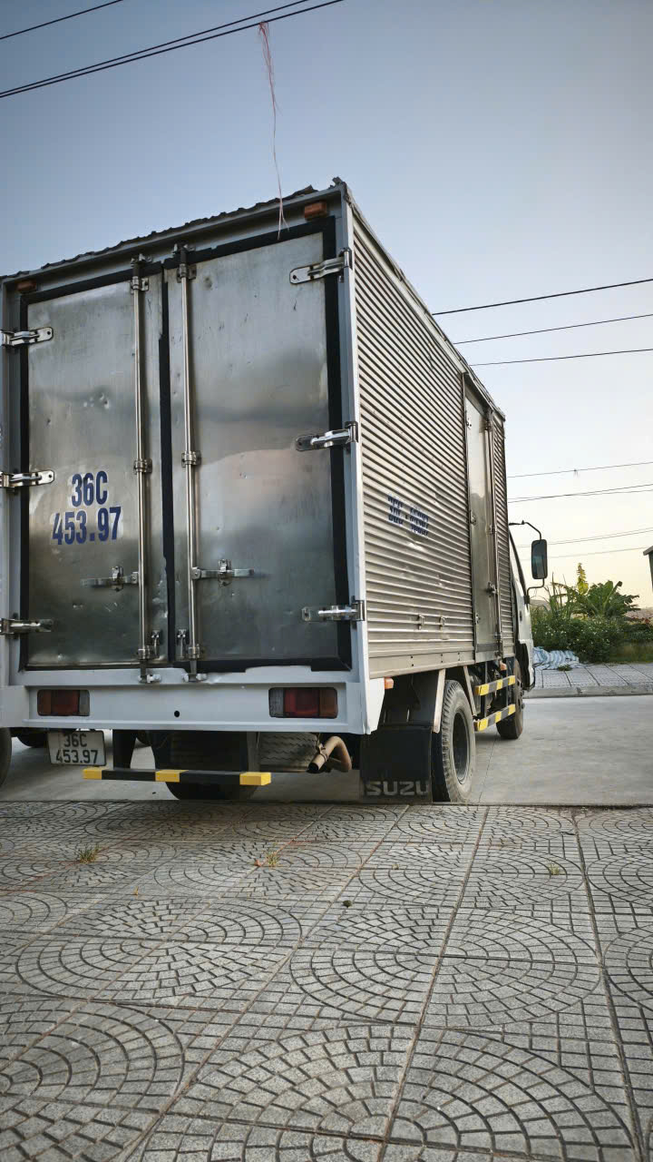 gia dinh ban isuzu doi 217   xe dep may chat thung be vuong van