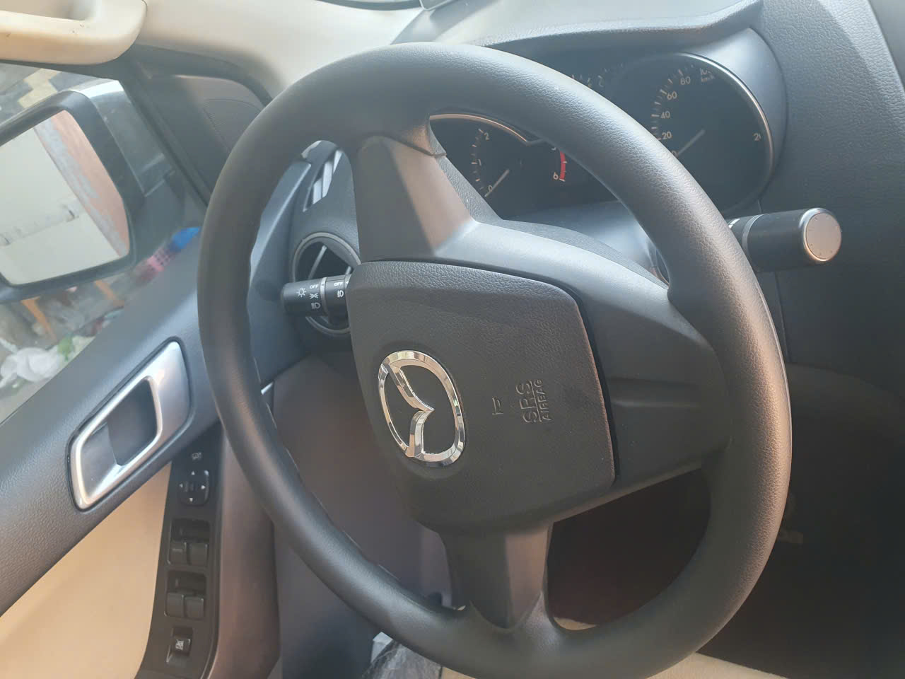 gia dinh ban xe mazda bt50 sx2016