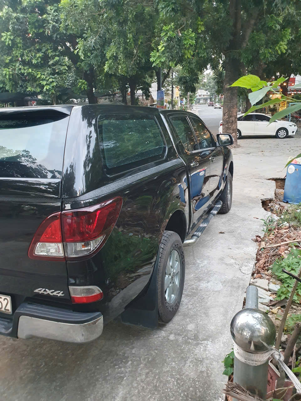 gia dinh ban xe mazda bt50 sx2016