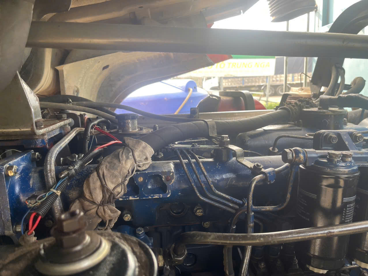 gia dinh chuyen doi cong viec can ban  xe tai thung sx207