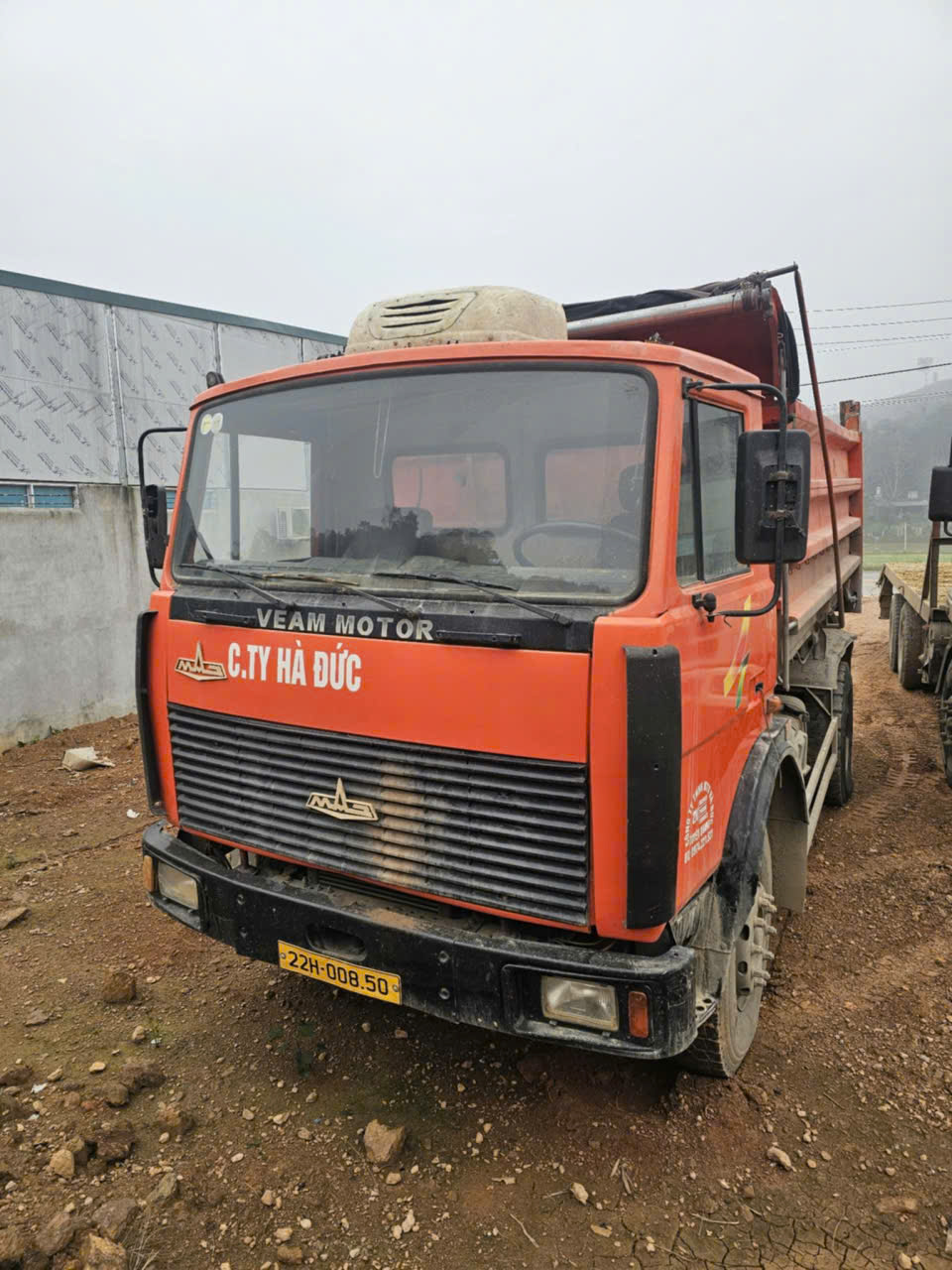gia dinh chuyen doi cv can ban 2 xe tai  veam sx2012
