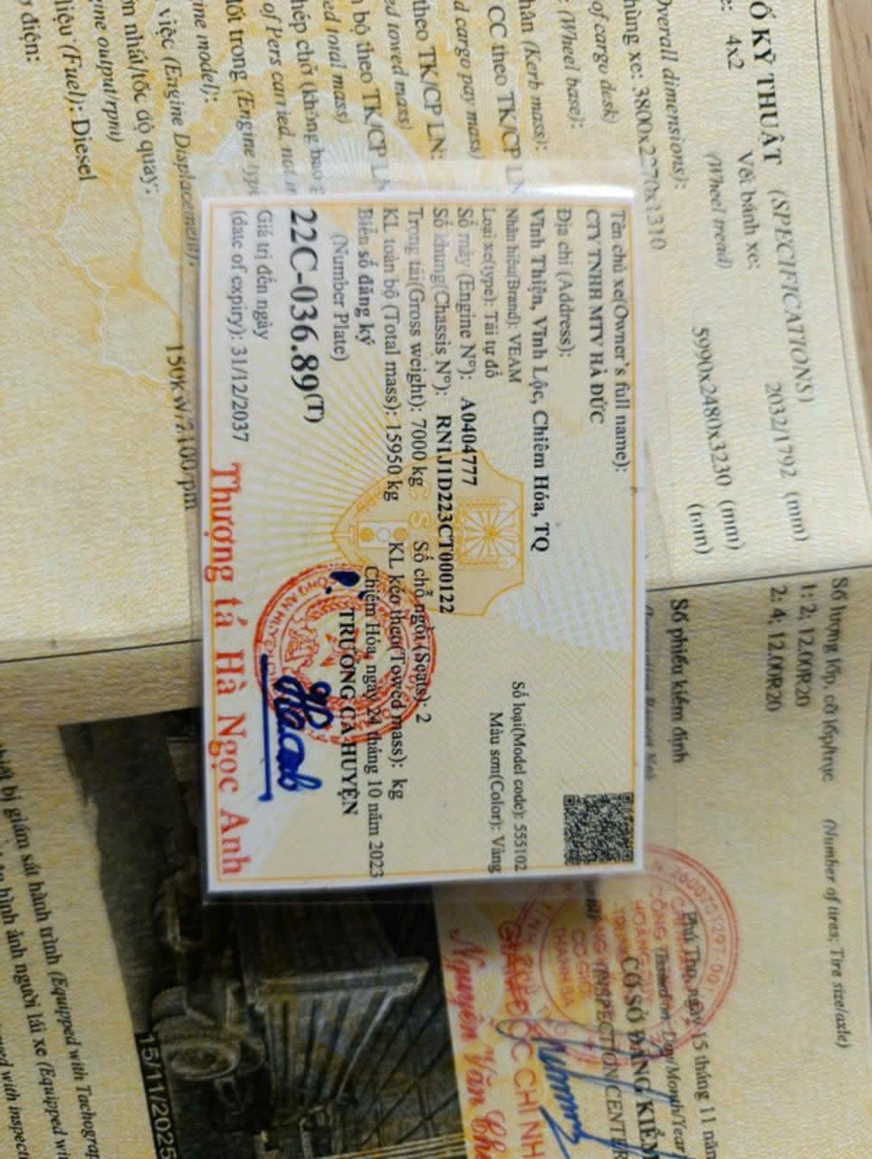 gia dinh chuyen doi cv can ban 2 xe tai  veam sx2012