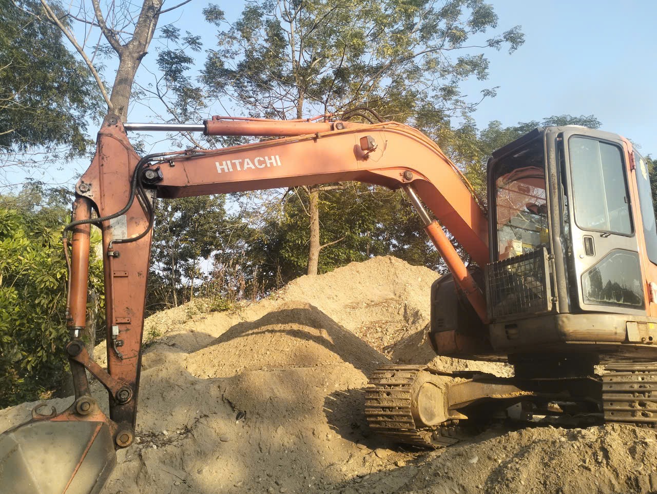 gia dinh het viec muon ban may 75