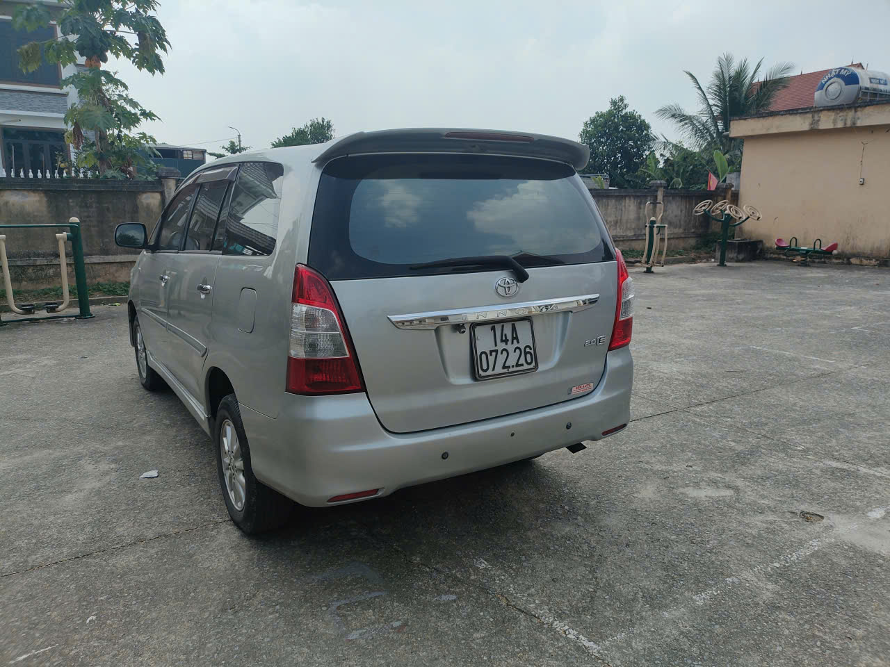 innova sx 2013 ban e. tu nhan cong chuc nha nuoc chu du xe khong mot ngay dich vu di dung 18van.