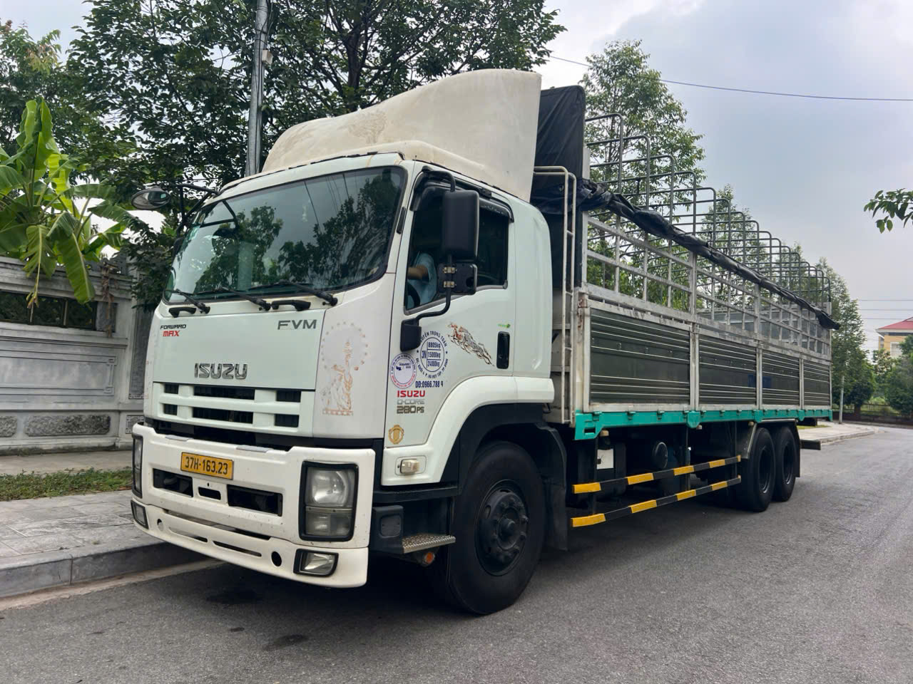 isuzu 3 chan sx 2015 sieu dep zin ca xe