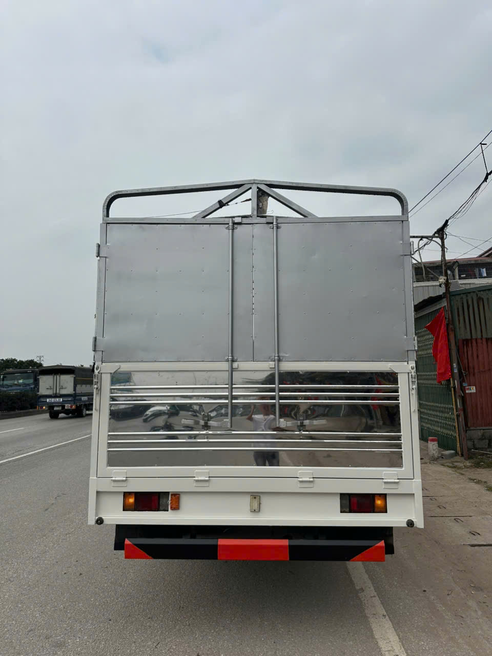 izuzu 150 ps sx 2015 tai hon 5 tan thung dai 5 m 8