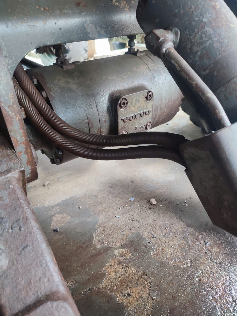 khong co viec minh can ban may xuc dao banh lop volvo 55 doi 2009