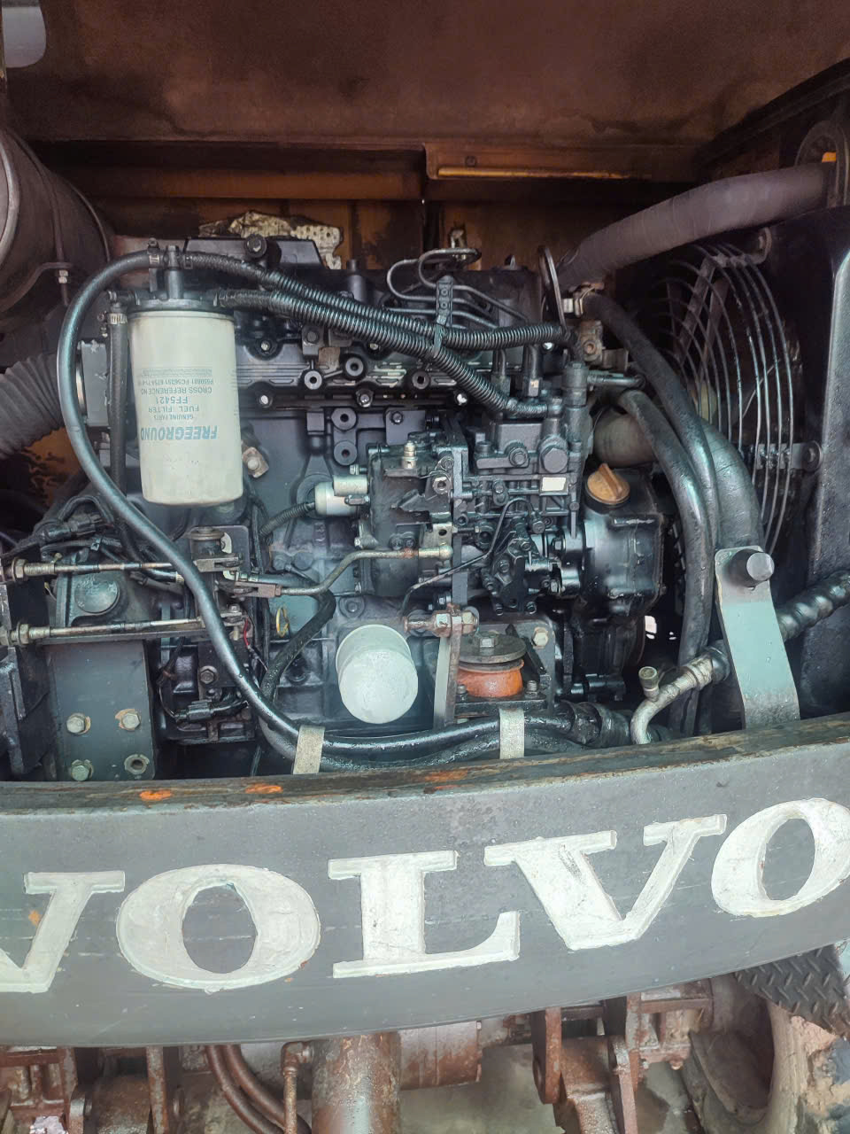 khong co viec minh can ban may xuc dao banh lop volvo 55 doi 2009