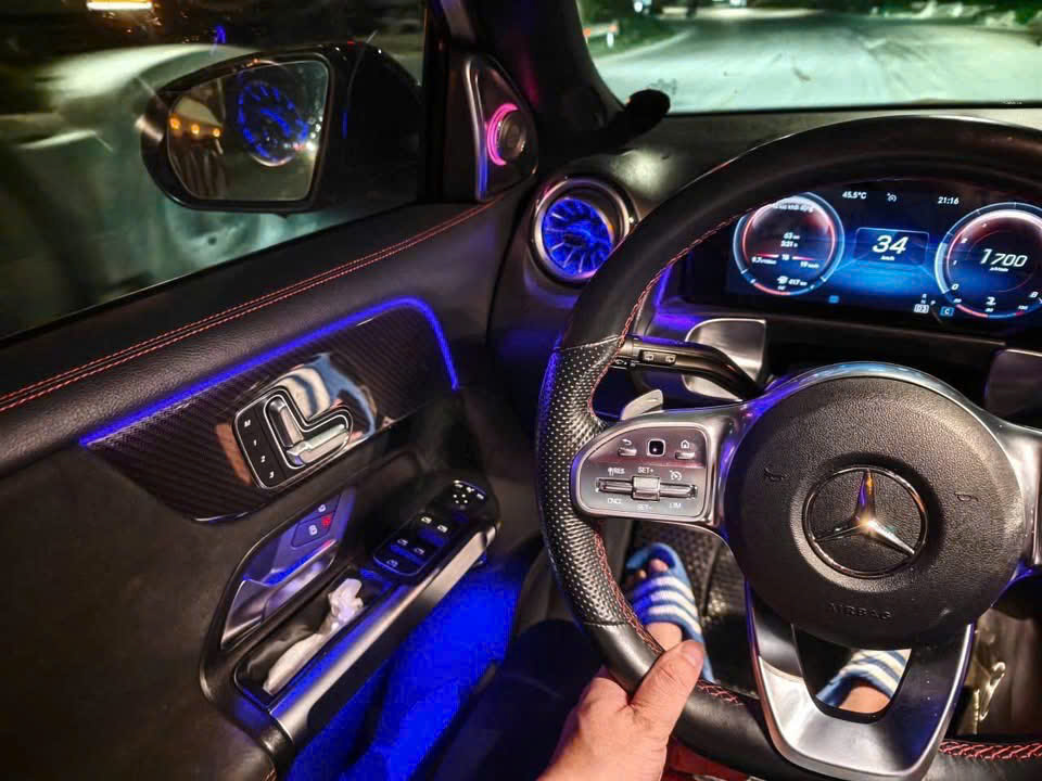mercedes-benz glb 2022 trang 80000 km