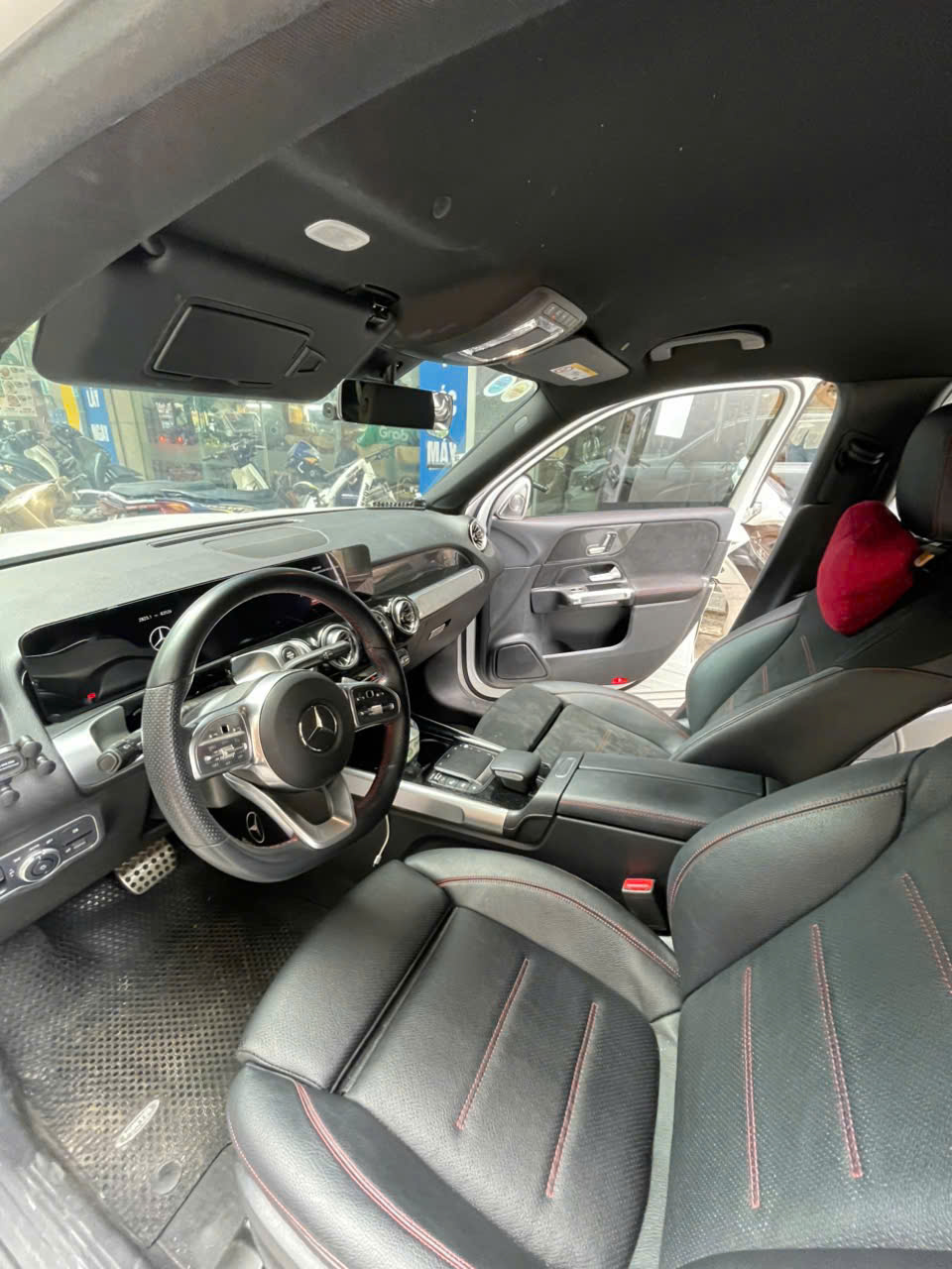 mercedes-benz glb 2022 trang 80000 km