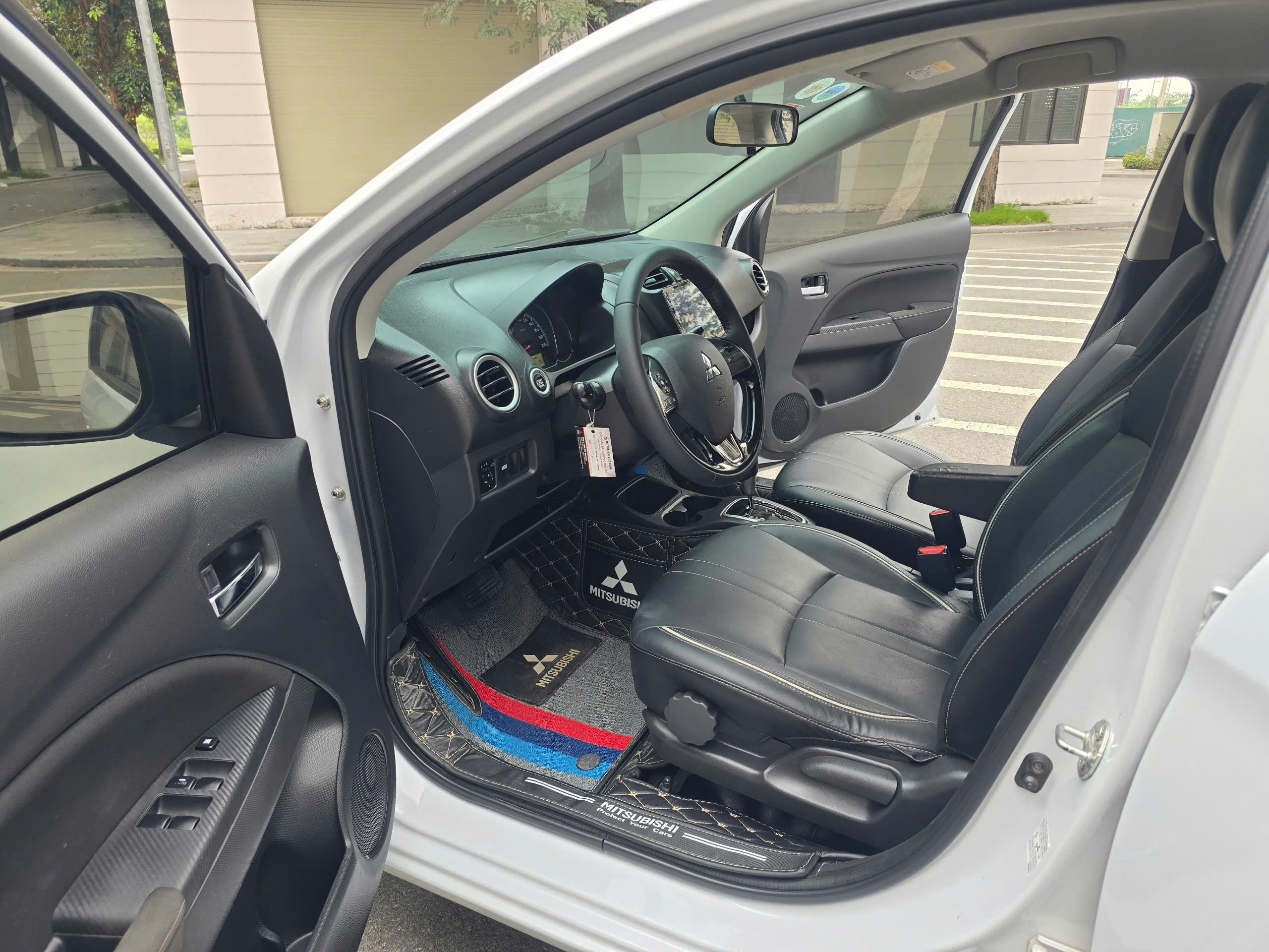 mitsubishi attrage 2020 ban du – sedan tiet kiem, rong rai, cuc lanh