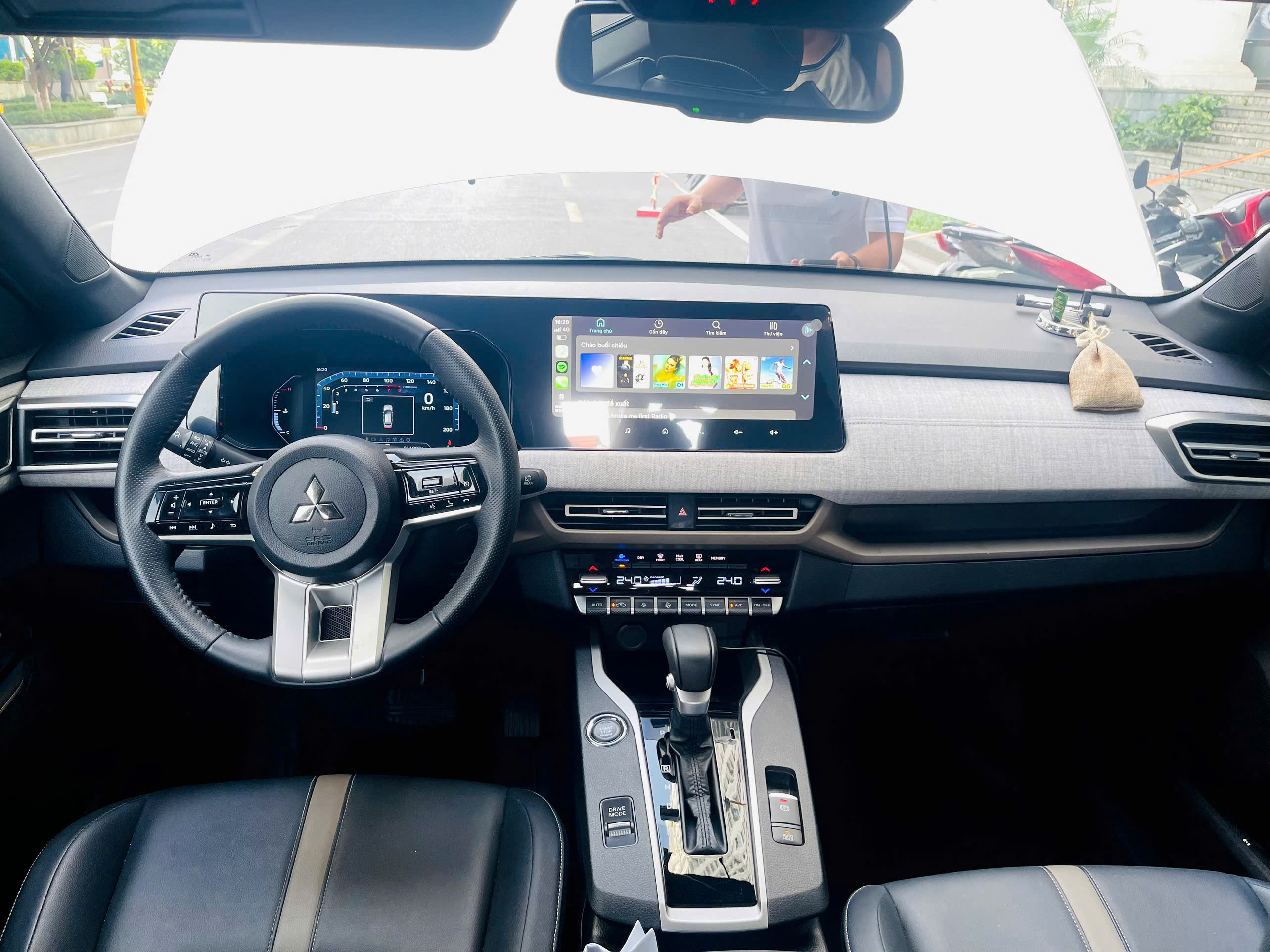 mitsubishi xforce pre 2024 trang -585 trieu