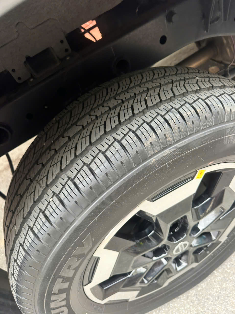 nissan 4x4 2023 dang ki 2024 xe moi chay 9000 km.