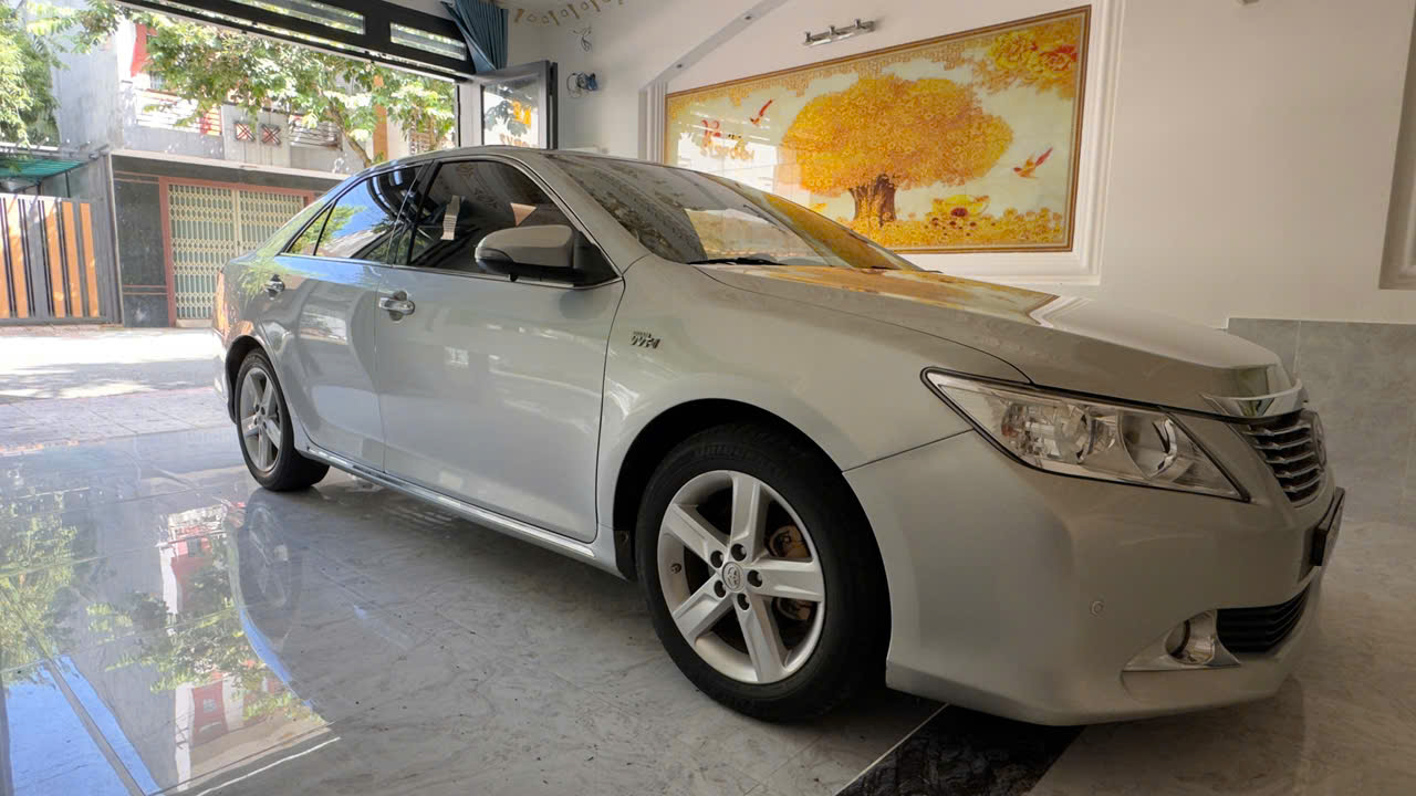 toyota camry 2.5q  2014 bac 135.000 km