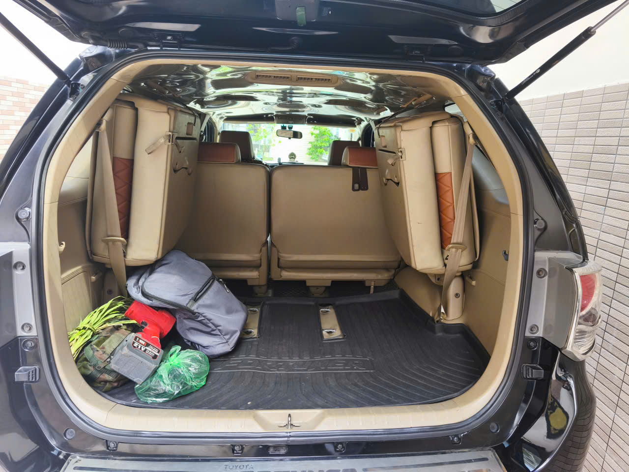 toyota fortuner 2016  suv mau den