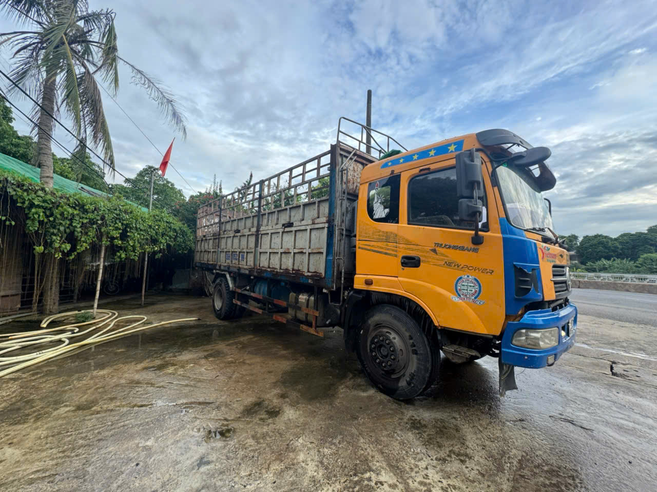 truong giang 7t4 xe dan dung