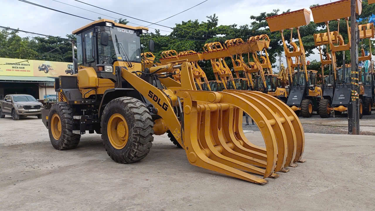 xuc kep go sdlg -lien doanh volvo thuy dien