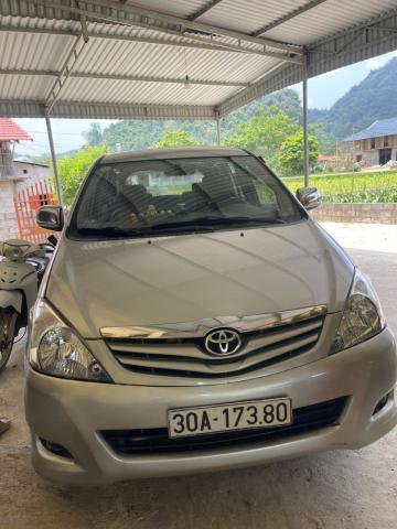 Xe gia đình muốn đổi lên đời xe cần bán con inova 2010